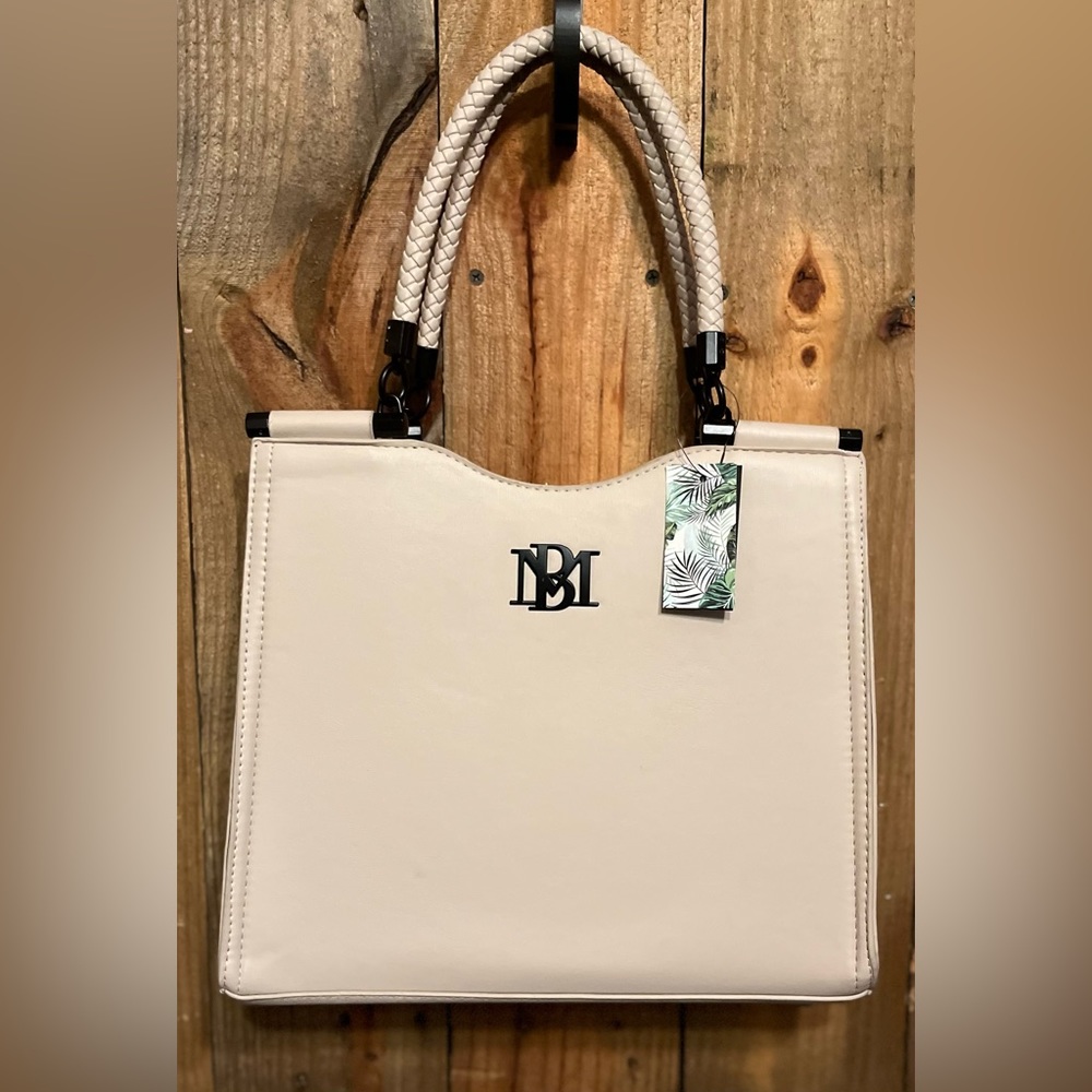 Badgley Mischka Cream Crossbody Bag, she's beautiful!!! ❤️